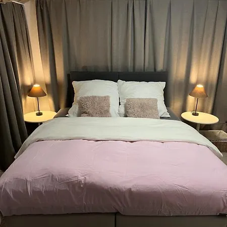 Gemuetliche Ferienwohnung, See- Und Stadtnah