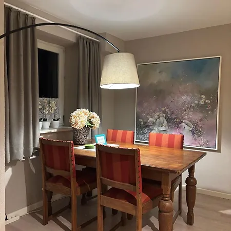 Gemütliche Ferienwohnung, See- Und Stadtnah Habitación en casa particular *