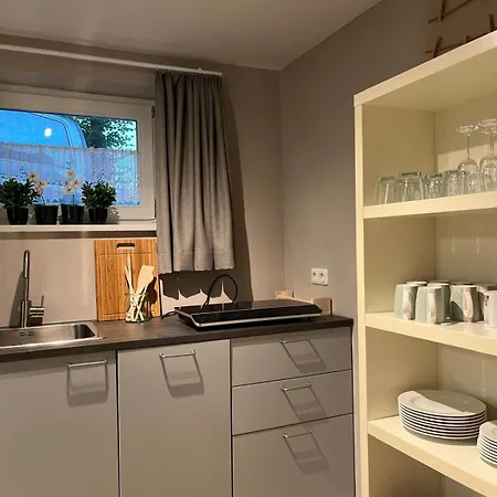 Gemuetliche Ferienwohnung, See- Und Stadtnah Homestay Schwerin (Mecklenburg-Vorpommern)
