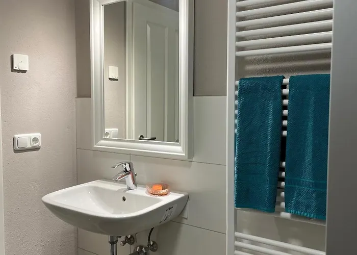 Gemuetliche Ferienwohnung, See- Und Stadtnah *